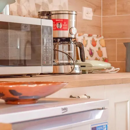 בית נופש Cozy In With View נובה וארפנו